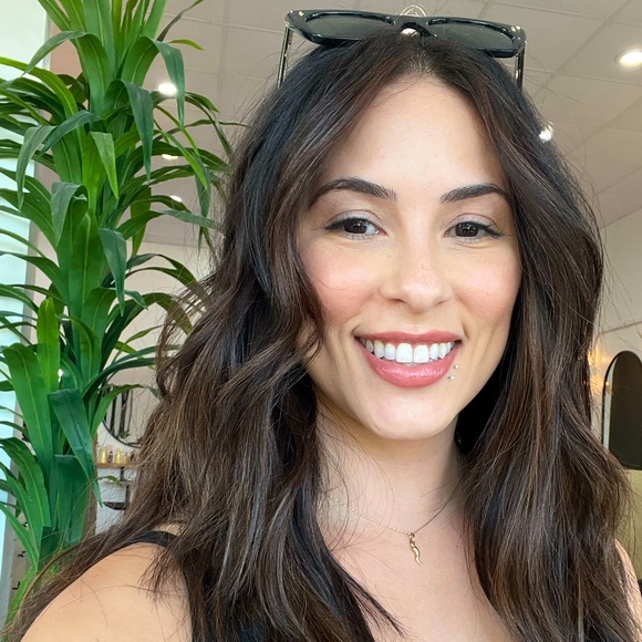 Meet your Posher, Yvonne - Picture 1 of 1